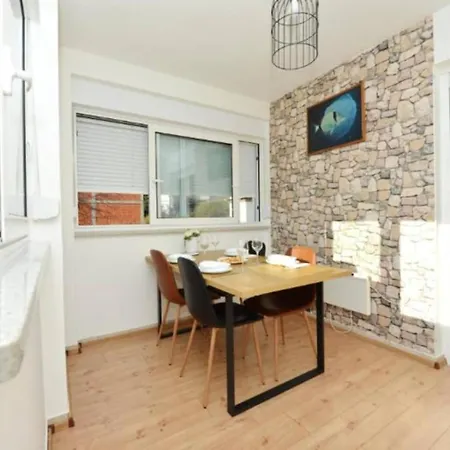 Blue Stone-parking, Terrace And Bbq *